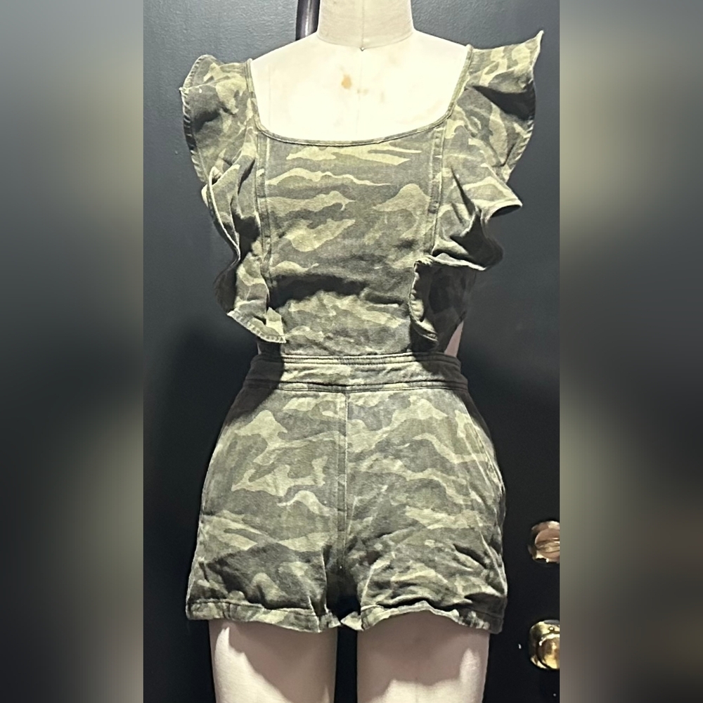 2 Rompers - Picture 3 of 4